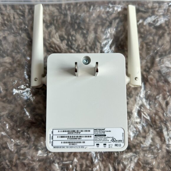 NETGEAR N300 Internet Wifi Range Extender Booster EX2700 Compact Wall Plug - Picture 2 of 4